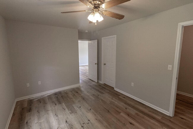 Building Photo - 1412 N Frideriki Dr