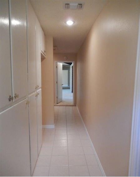 Building Photo - Available July 6: Spacious Home With Large...
