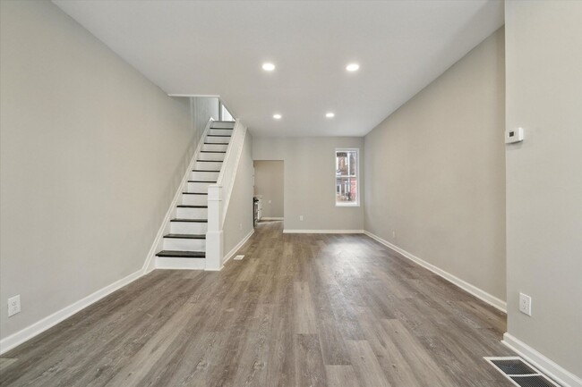 Building Photo - Newly Renovated 3 Bedroom Home
