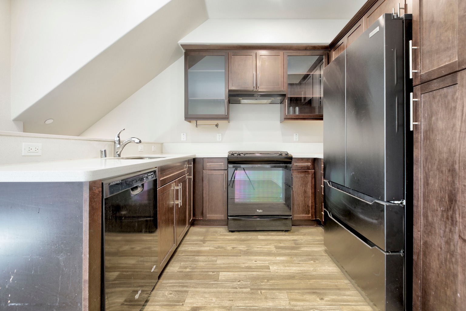 Building Photo - 14121 W Oak Ln