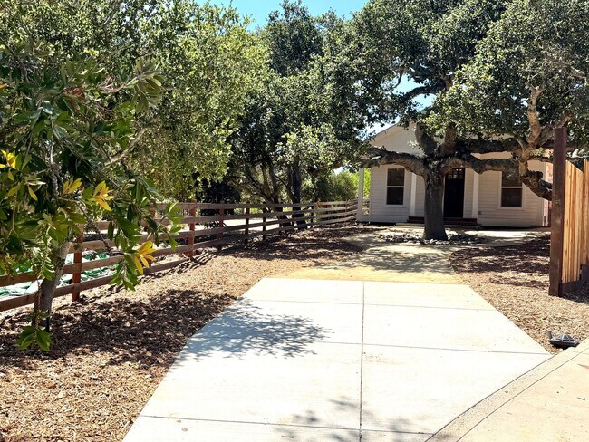 Building Photo - New Modern Farmhouse Cottage Coming Soon!
