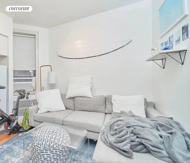 Primary Photo - 172 Mulberry St