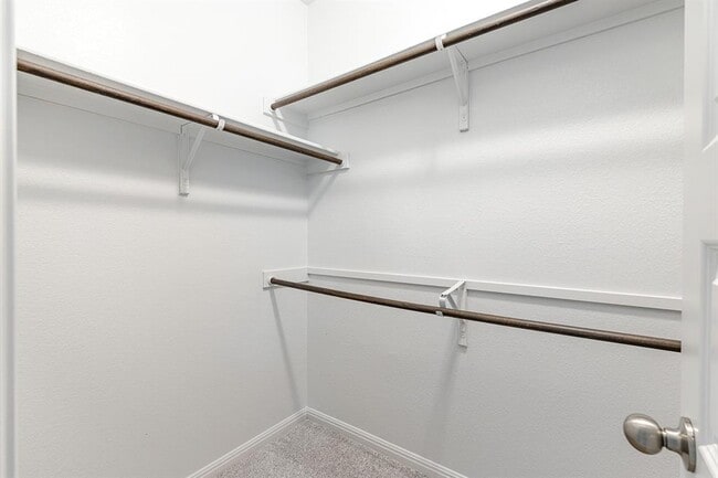 Building Photo - 313 Michaelis Dr