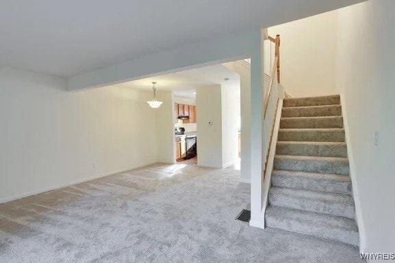 Building Photo - 748 Robin Rd