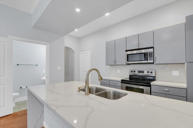 Building Photo - 300 St Joseph Pkwy