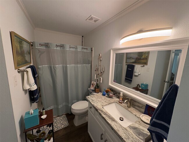 Building Photo - 211 D Lakeview Terrace