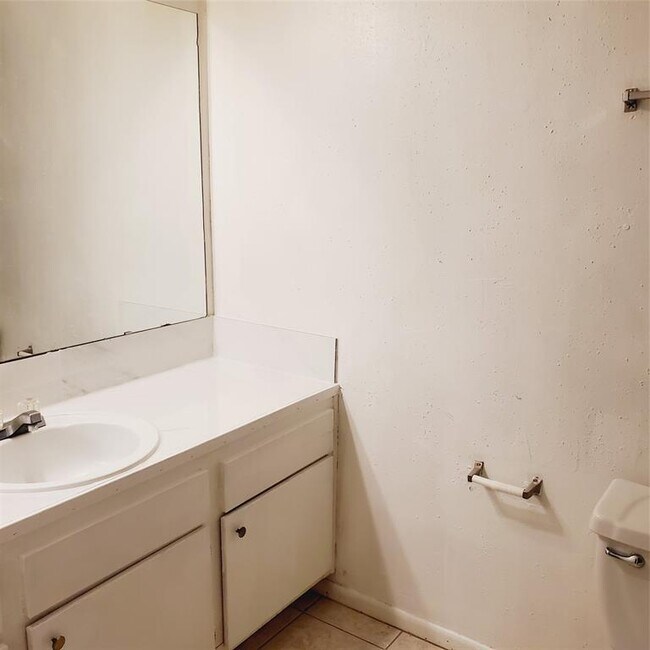 Building Photo - 12511 Ashford Meadow Dr