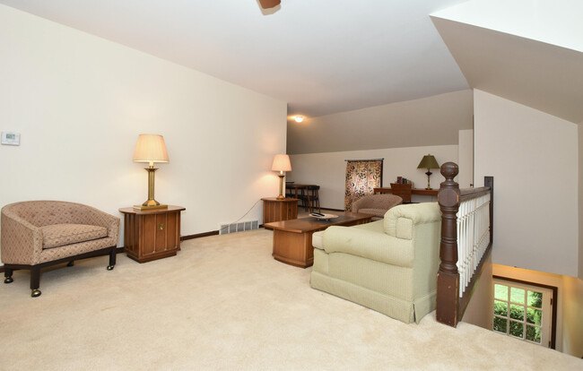 Building Photo - 661 S Lake Shore Dr