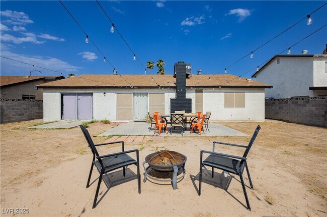 Building Photo - 5235 Sunnywood Dr