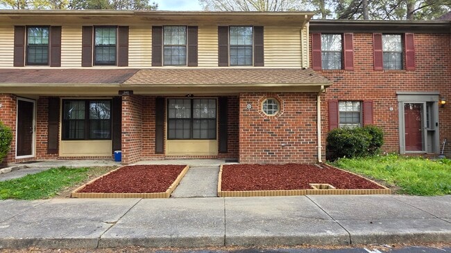 Building Photo - 340 Witness Ln