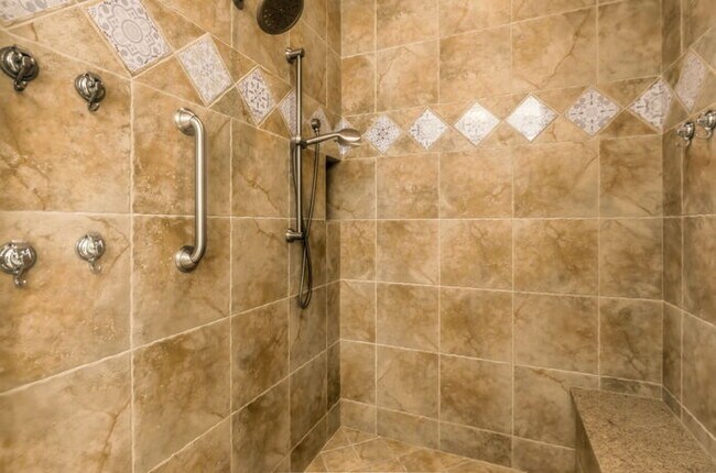 Building Photo - Encanterra Golf Community