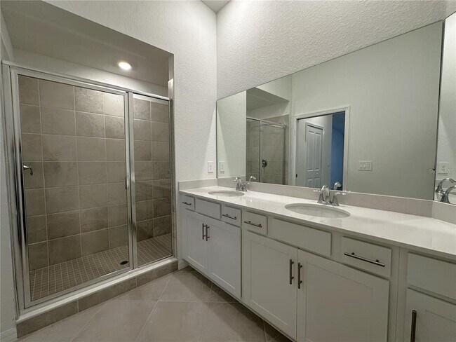 Building Photo - 14271 Heritage Landing Blvd