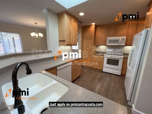 Building Photo - 194 Cynthia Dr