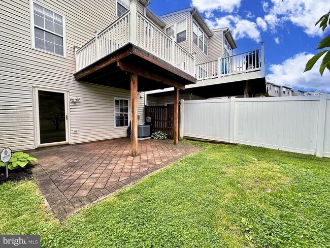 Building Photo - 2107 Mardic Dr