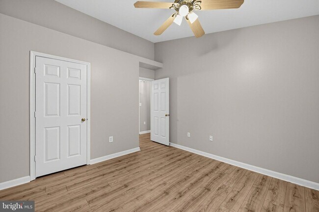 Building Photo - 21588 Bankbarn Terrace