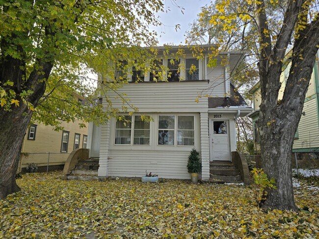 Primary Photo - 2011-13 Pierce St