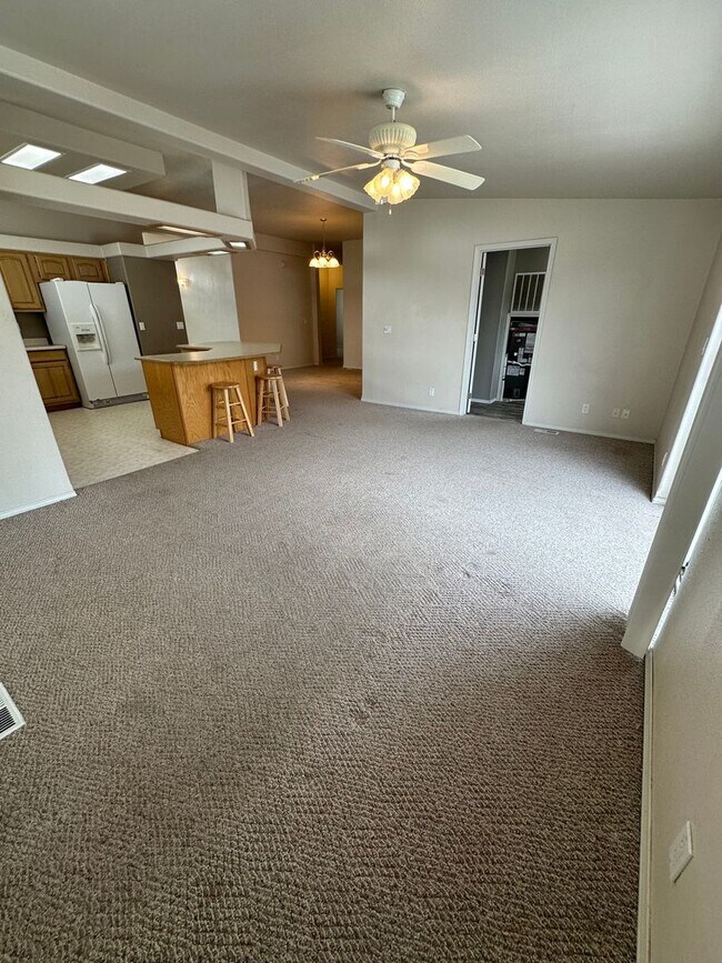 Building Photo - RARE FIND!! Country living with big shop o...