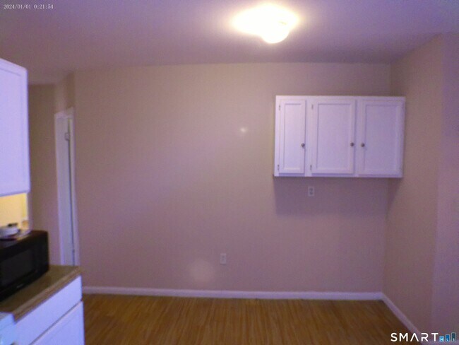 Building Photo - 13 Armstrong Pl