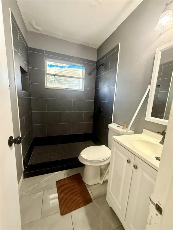 Building Photo - 822 Ariana St