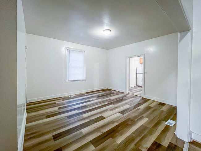 Building Photo - 1318 W Washington St