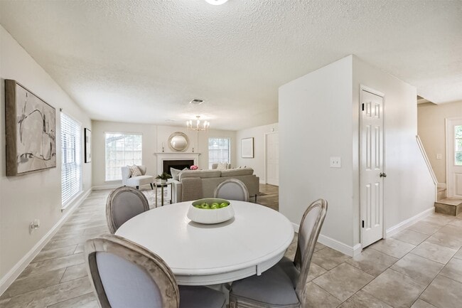 Building Photo - 2711 Weald Way Ct