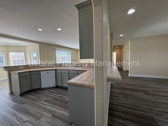 Building Photo - 2963 Hot Springs Dr