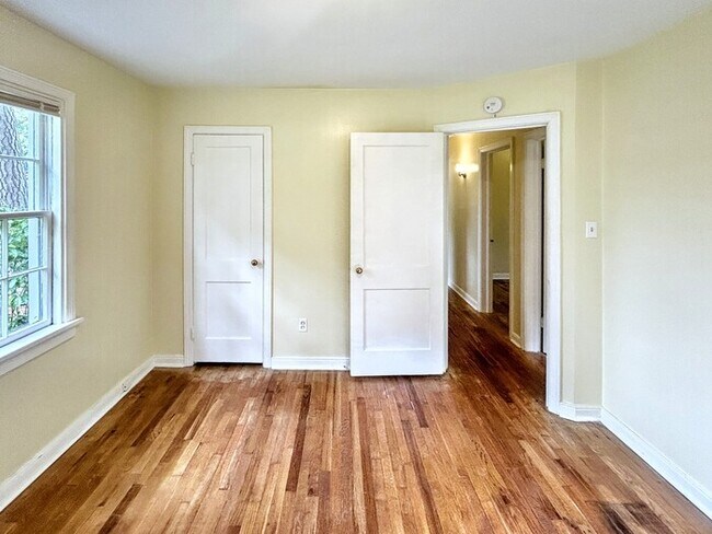 Building Photo - 1225 Blue Jay Ln