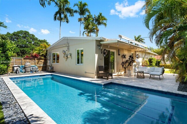 Building Photo - 930 N 11th Ct