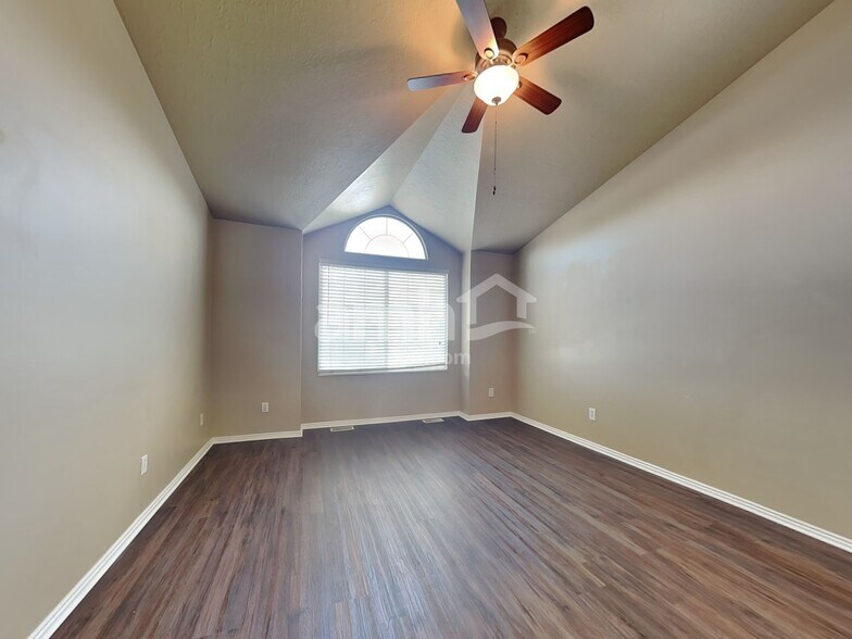 Building Photo - 8706 S Pebble Crest Way