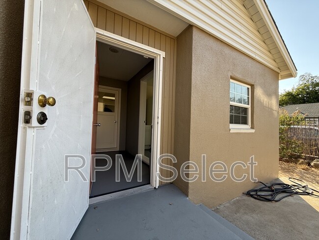 Building Photo - 1433 Arcade Blvd