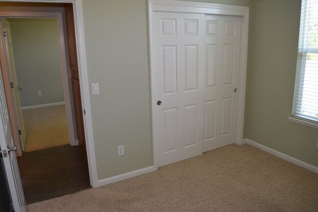 Building Photo - 1378 Seymour Cir