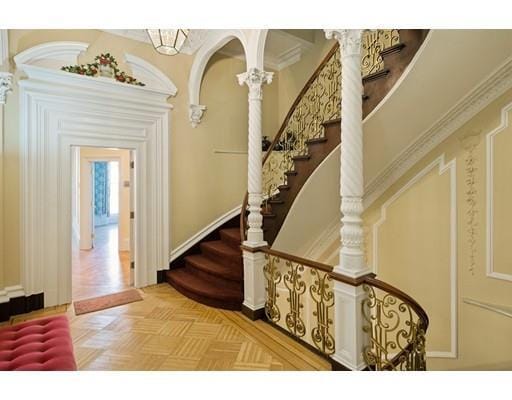 Building Photo - 127 Beacon St
