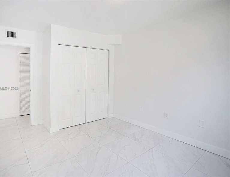 Building Photo - 777 SW 111th Way
