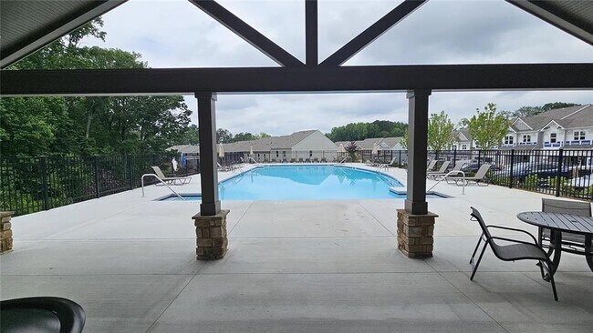 Building Photo - 3120 Greyton Dr