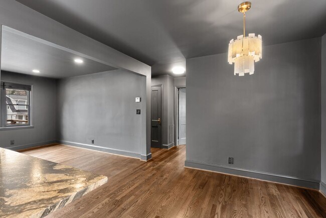 Building Photo - Heritage Historic - Unit A