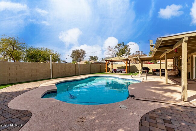Building Photo - 3503 E Campo Bello Dr