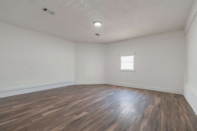 Building Photo - Beautifully Updated 3-Bedroom Home for Rent in Memphis