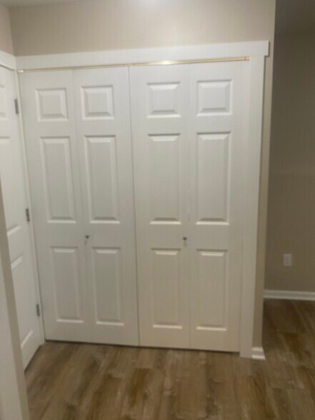 Building Photo - 15468 Pennock Ln