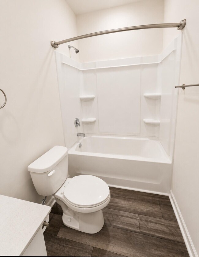 Building Photo - 423 Castillo Dr