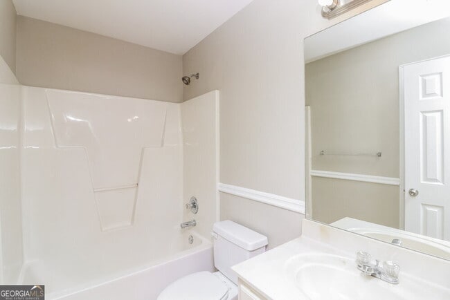 Building Photo - 503 Millside Tr