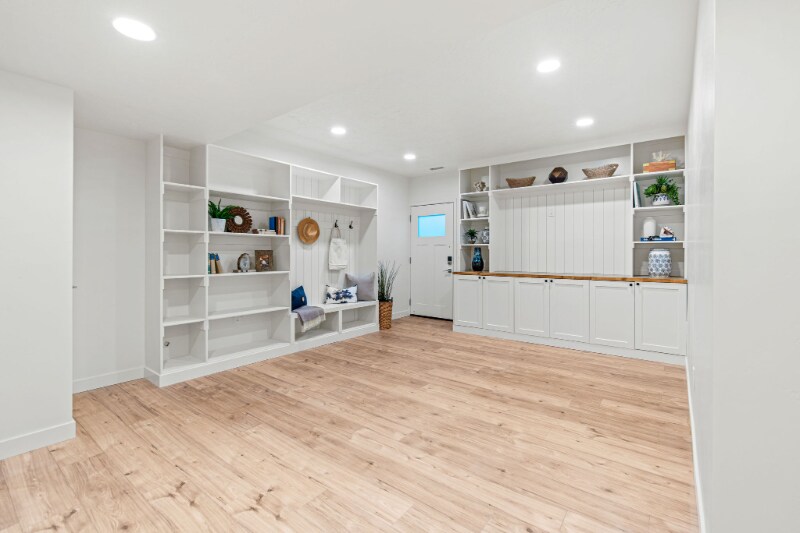 Building Photo - 3056 N Bar H Rd