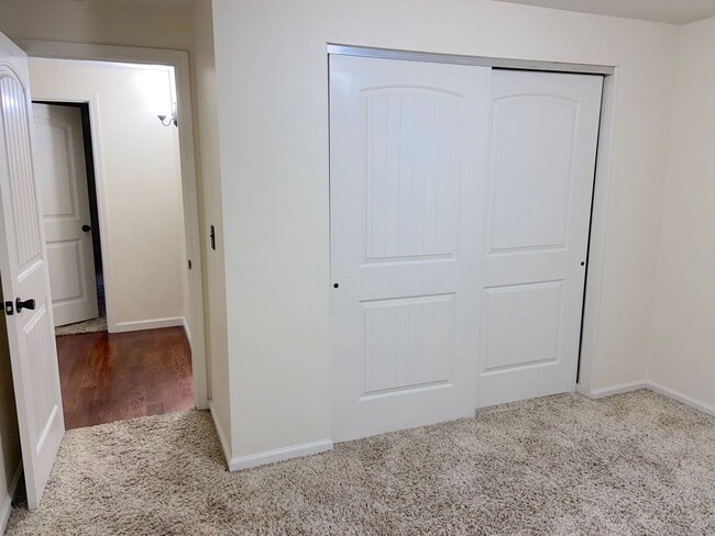 Building Photo - Sparks Single Story Home - 4 Bedrooms (Ree...