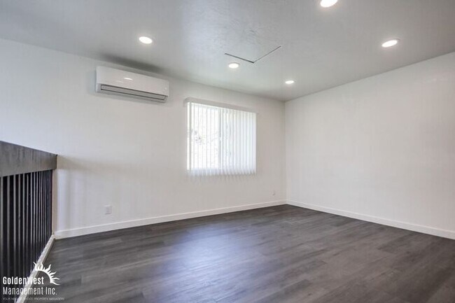 Building Photo - Newly Renovated 2Bdm 1Ba Apartment ADU Loc...