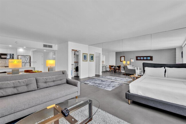 Building Photo - 2301 Collins Ave
