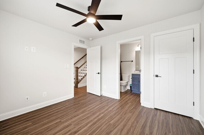 Building Photo - 768 Park Ridge Dr