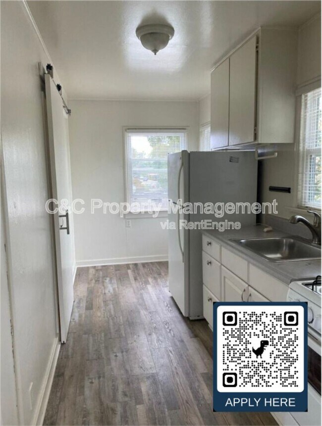 Primary Photo - 21625 E Cliff Dr