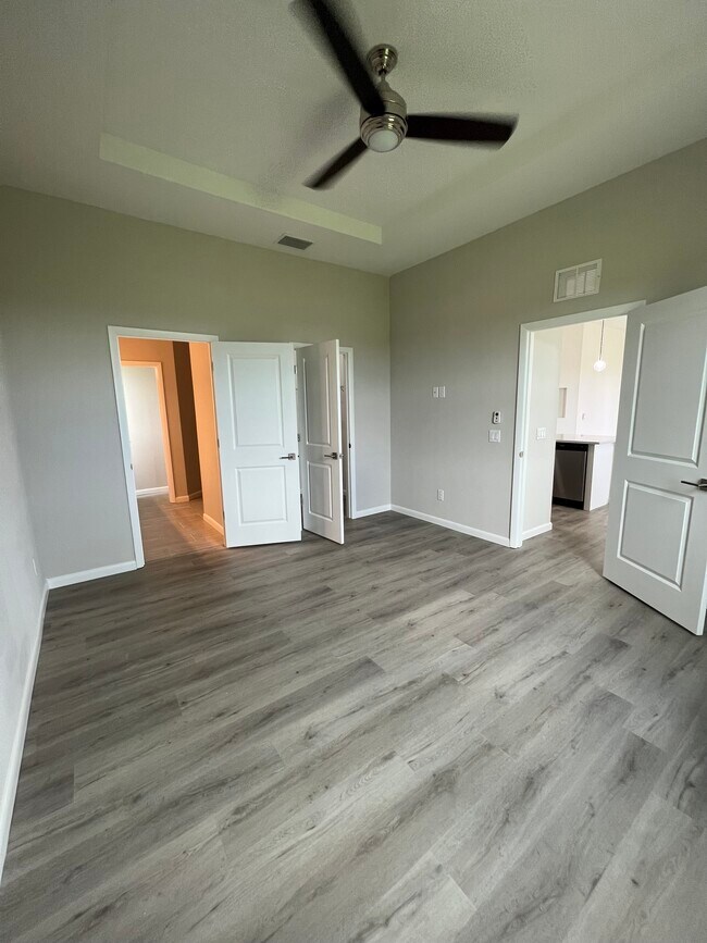 Building Photo - 1025 Jupiter Loop