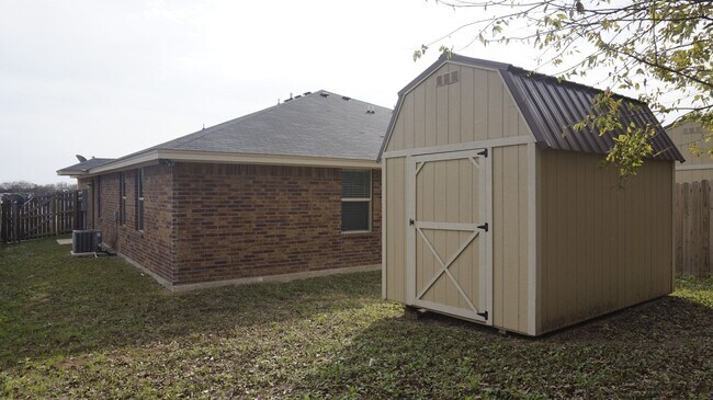 Building Photo - 4305 Cambridge Dr