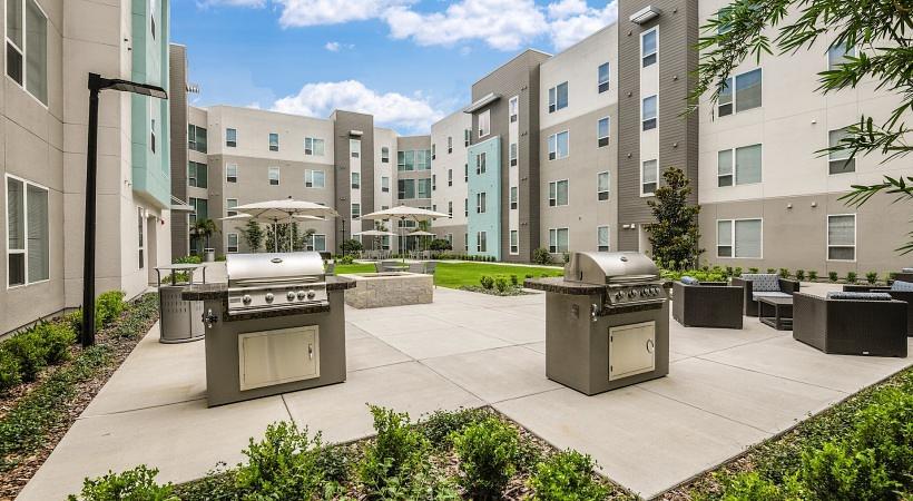 Building Photo - 9301 Summit Centre Way