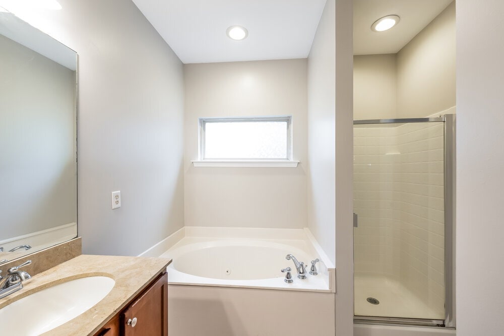 Building Photo - 1140 Overlook Dr